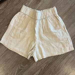 J. Crew pull on linen short in oatmeal color. Size XS. Brand new. Never worn.